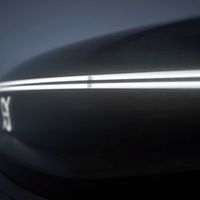 El misterioso Volvo 360c de estos dos teaser podría adelantar un coche 100% eléctrico y autónomo