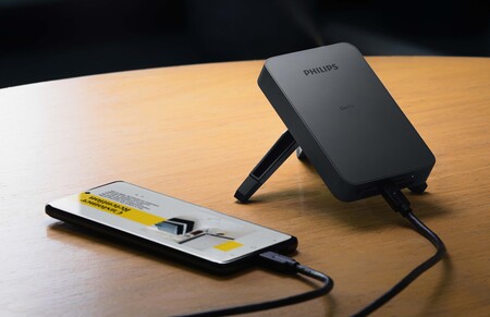 El nuevo proyector compacto Philips GoPix 1 promete hasta 75 pulgadas desde tu móvil o PC y podrás llevarlo en el bolsillo