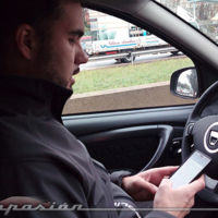 Nos lo dicen, nos lo repiten y seguimos usando el móvil en el coche