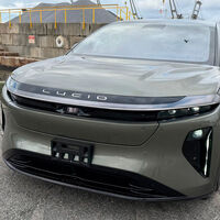 Pagó 122.000 euros por un coche eléctrico de lujo y lo condujo solo 600 km. Lo vendió en un mes porque no tenía cargador y perdió 16.000 euros