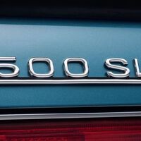 Homem comprou um novo Mercedes 500 SL em 1983 e depois escondeu o carro do mundo; agora, a beleza veio à tona
