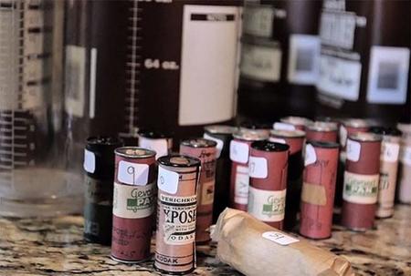 Aparecen en buen estado 31 rollos de película usados por un soldado durante la Segunda Guerra Mundial