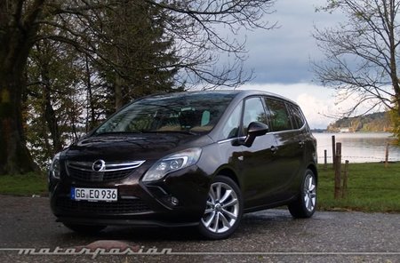 Opel-Zafira-Tourer-03