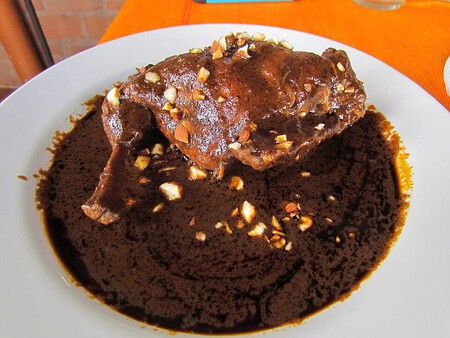 Disfruta de la Feria del Mole 2026 en este destino a solo 1 hora de CDMX donde hay ríos, zonas boscosas y puedes hacer ecoturismo