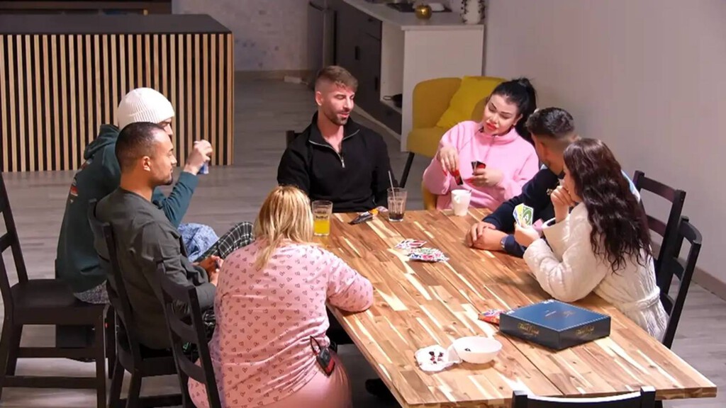 'La casa de los gemelos 2' hipnotiza con un caos incontrolable. Un reality que entretiene como pocos porque ha sabido escoger el momento y lugar adecuados