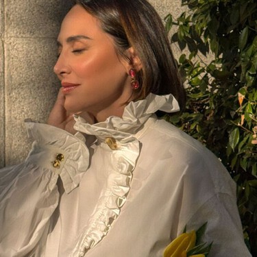 Los pantalones rectos y sofisticados de Massimo Dutti que las mujeres ricas del barrio Salamanca llevarían con una blusa romántica