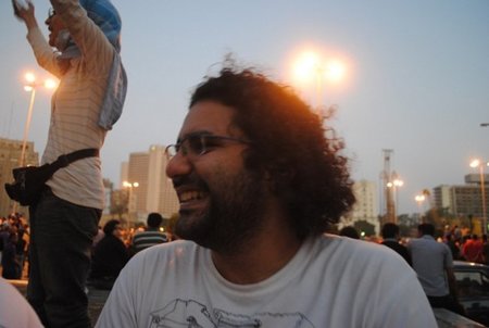 Un tribunal militar egipcio envía a prisión al bloguero Alaa Abdel Fatah