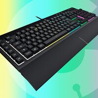 Este teclado gaming cuenta con iluminación RGB y cuesta muy poco: Corsair K55 RGB Pro por 44,99 euros en Amazon y Fnac
