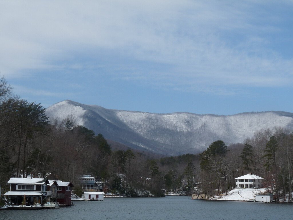 La verdadera historia del lago más letal de EEUU: el embalse que levantó el Ejército enterrando un pueblo entero