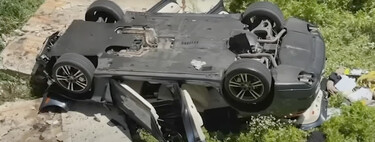 Un porsche despeñado, sangre, fajos de billetes, un iPhone y un conductor no identificado que se fue a casa a echar la siesta. Posiblemente la historia más rara de todo 2024
