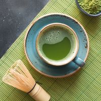 Qué es el matcha (si aún no lo conoces) y por qué es bueno tomarlo si vas a coger el coche