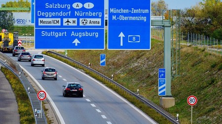Angela Merkel esgrime la contaminación como arma para ganar las elecciones: anima a los consumidores a demandar a la industria