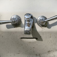 ¿Ves caras en los objetos? Se llama pareidolia y es más habitual en las madres recientes: esta es la razón 