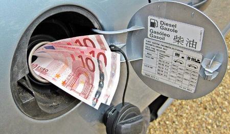 ¿Cómo afrontas la subida de los carburantes que sufrimos hoy y la próxima por el IVA? La pregunta de la semana
