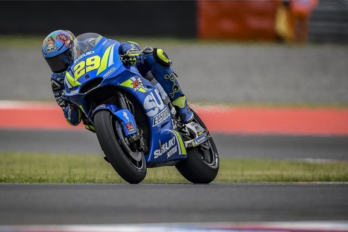 Andrea Iannone sorprende marcando el mejor tiempo en COTA por delante de Marc Márquez