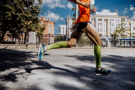 Correr no es solo correr: tres entrenamientos complementarios que no pueden faltarte si eres runner