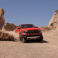 ¡Bestial! La nueva Ford Ranger Raptor de 288 CV ya está aquí, y es prácticamente una pick-up de carreras con matrícula