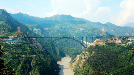 Puente de Chenab en India, el puente de arco más alto y grande del mundo