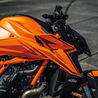 Bajaj ha llegado a KTM con una motosierra: despidos, adiós a CFMOTO y a las bicis y récord histórico de ventas 