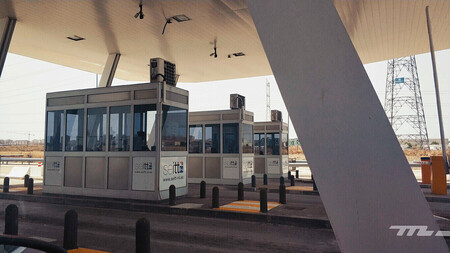 Cabinas de peaje en autopista