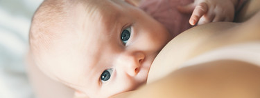 Cuando a los tres meses del bebé crees que no tienes suficiente leche: la crisis de crecimiento o bache de lactancia