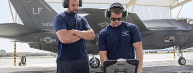 EEUU tiene 800 unidades del F-35: el avión de combate más avanzado, moderno y caro del mundo. Solo uno de cada cuatro está listo para volar porque faltan recambios
