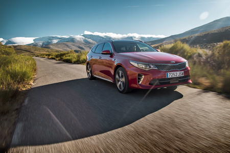 Kia Optima Wagon e Híbrido Enchufable, toma de contacto
