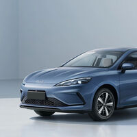 El BYD King 2027 ya tiene precio en México: nuevo diseño y muchos más km en modo eléctrico para competir con Toyota 