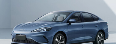 El BYD King 2027 ya tiene precio en México: nuevo diseño y muchos más km en modo eléctrico para competir con Toyota 