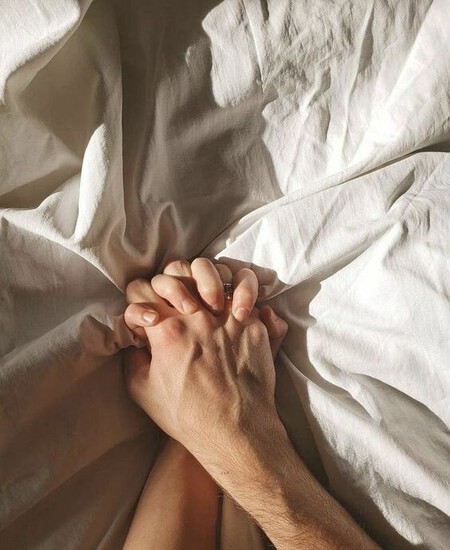 hands