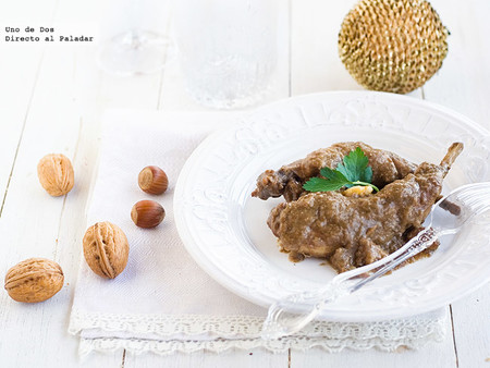 Conejo en salsa de nueces, receta saludable y baja en grasas para Navidad