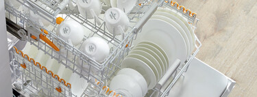 Poner el lavavajillas a diario ahorrando luz y agua: estas son las claves para conseguirlo 