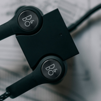 Bang & Olufsen lanza los Beoplay H5, unos auriculares in-ear inalámbricos que van contigo a todas partes