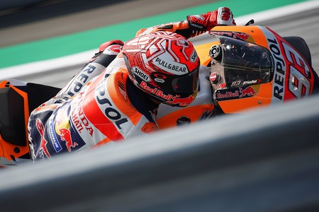 Marc Márquez se impone por dos milésimas a Dovizioso y Lorenzo en "Ducati's Land" con las Yamaha muy atrás
