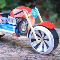 Con esta moto eléctrica a escala hecha con latas de refresco ya no hay excusa para empezar a reciclar