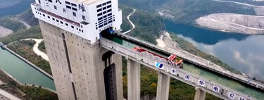Un ascensor colosal para que los barcos naveguen a través de las montañas. Así ha salvado China otro de los innumerables problemas de construir la presa más grande del mundo