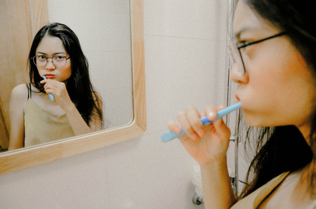 Cepillarse los dientes puede ser una práctica de ayuda para proteger el corazón según un reciente estudio