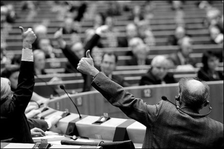 El Parlamento Europeo en defensa de las "infraestructuras críticas" y el entendimiento con EE.UU.