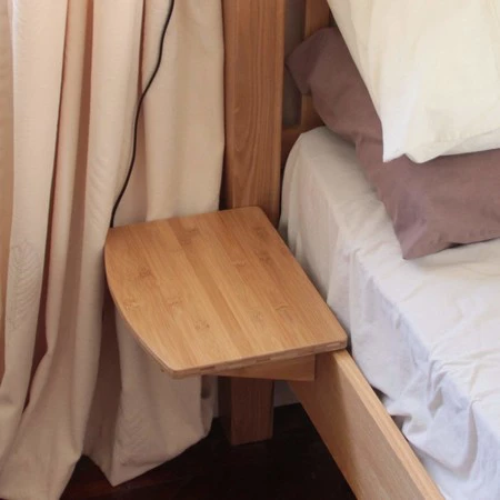 Si tu dormitorio es muy pequeño, atención a estas mini mesillas