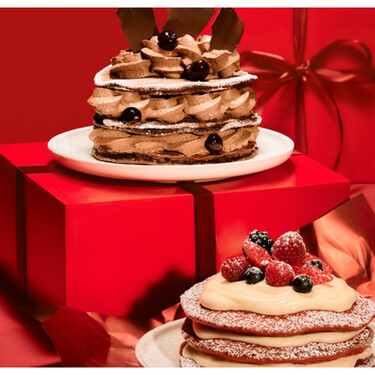 VIPS anuncia sus nuevas tortitas de Navidad, que recrean clásicos como la red velvet, la selva negra o el roscón de reyes
