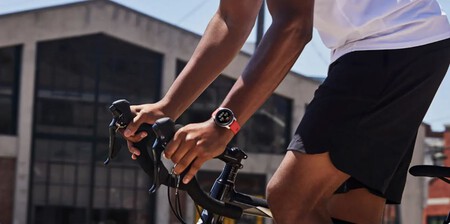 El smartwatch Amazfit GTR 42, perfecto para ayudarte a controlar tu rutina, ahora a mitad de precio