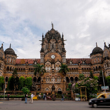 Podría parecer un palacio, pero es una de las estaciones de tren más bonitas del mundo y es Patrimonio de la Humanidad 