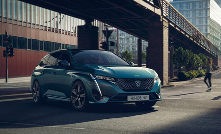 El nuevo Peugeot 308 SW pasa de compacto a familiar y viene con motores PHEV de hasta 60 km de autonomía