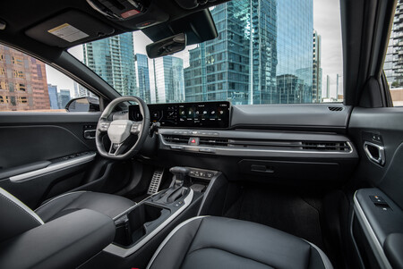 Kia K4 sedán interior