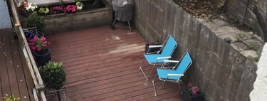 Los dueños de este patio viejo y oscuro lo han convertido en un auténtico oasis urbano con pintura, plantas y mucho cariño