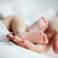 Nace el primer bebé con anticuerpos de Covid de una madre vacunada en el embarazo