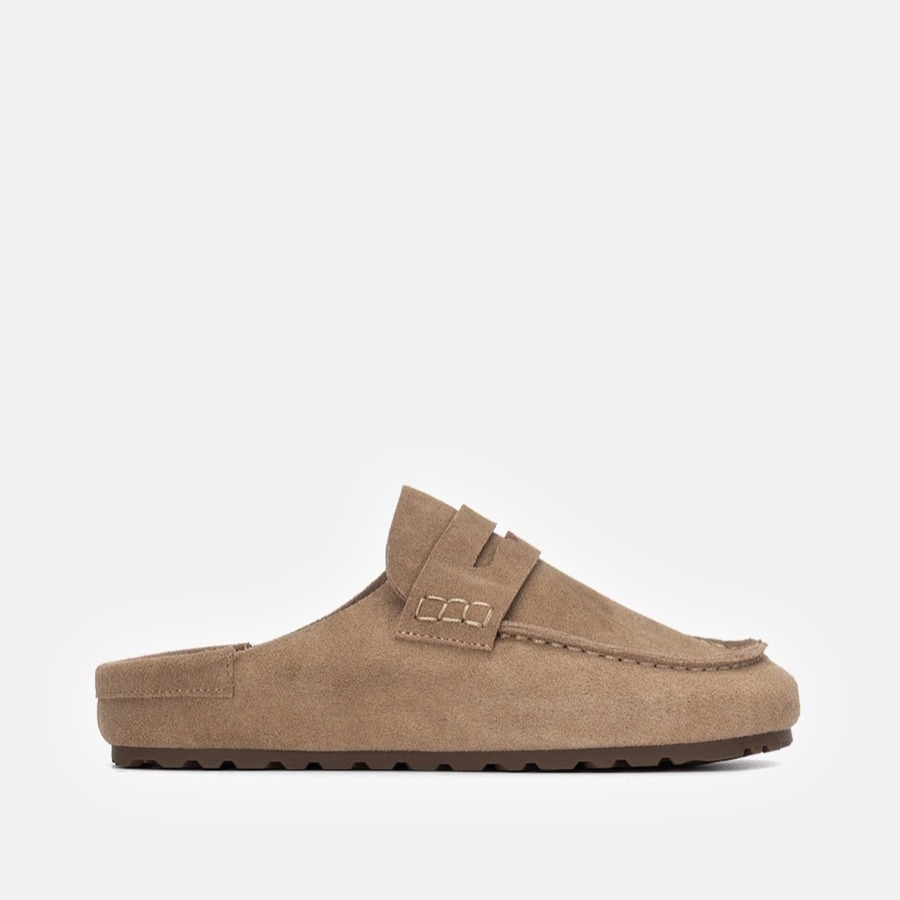 Zueco de mujer estilo mocasín Marrón Xti

