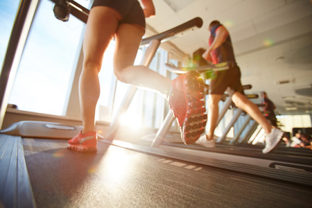 Entrenamiento de cardio en el gimnasio: los mejores consejos para utilizar la elíptica, el remo, la bici y la cinta