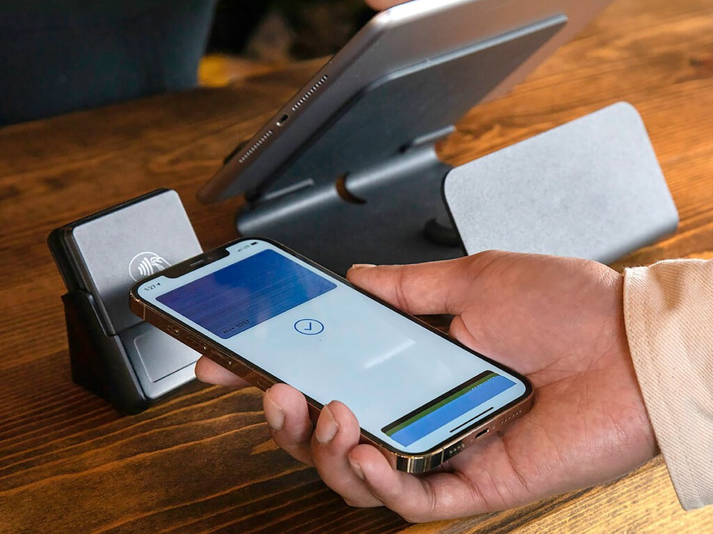Han estado meses comprando gratis en tiendas gracias a un iPhone trucado. Su método imitaba a Apple Pay tan bien que nadie sospechó durante meses 