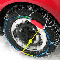 Más de la mitad de los conductores españoles no sabe poner las cadenas al coche